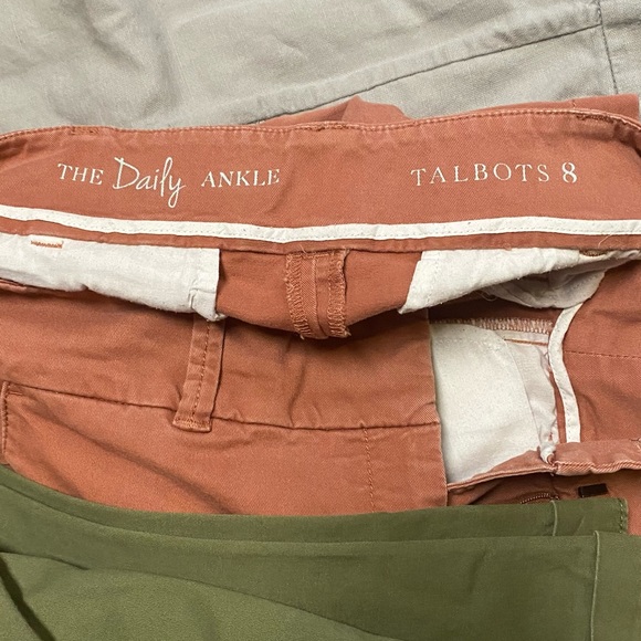 Four pairs of capris pants different brands - Picture 4 of 6